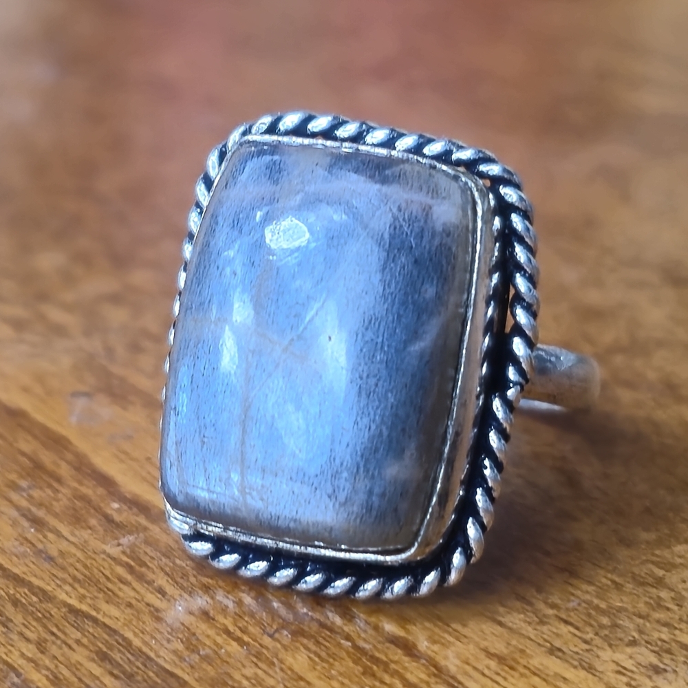 925 Sterling Silver Ring With A Labradorite Stone Size 7.5 (#11)